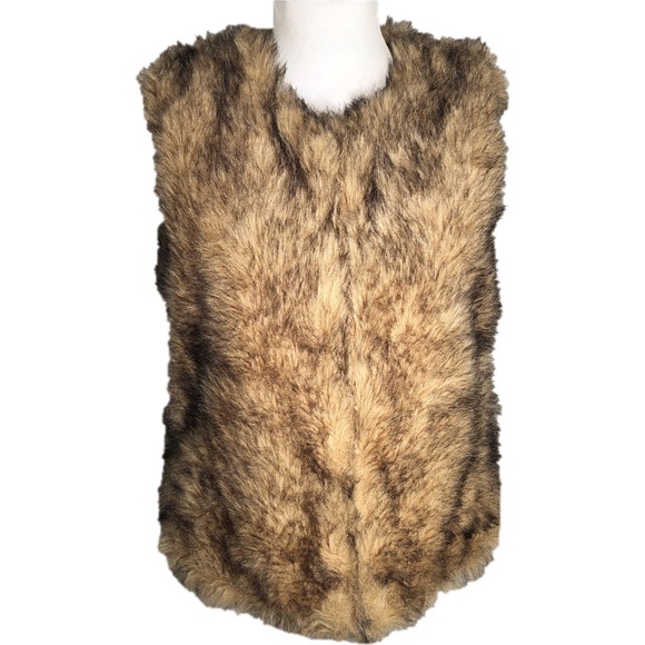 BB Dakota Jackets & Blazers - BB Dakota Castleton Faux Fur Vest